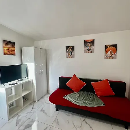 Apartment Chemin De Fer Adorable
