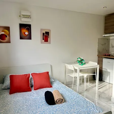 Chemin De Fer Adorable Apartment