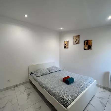 Apartment Chemin De Fer Adorable